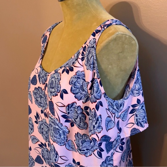 KUT from the Kloth cold shoulder top - Picture 2 of 6